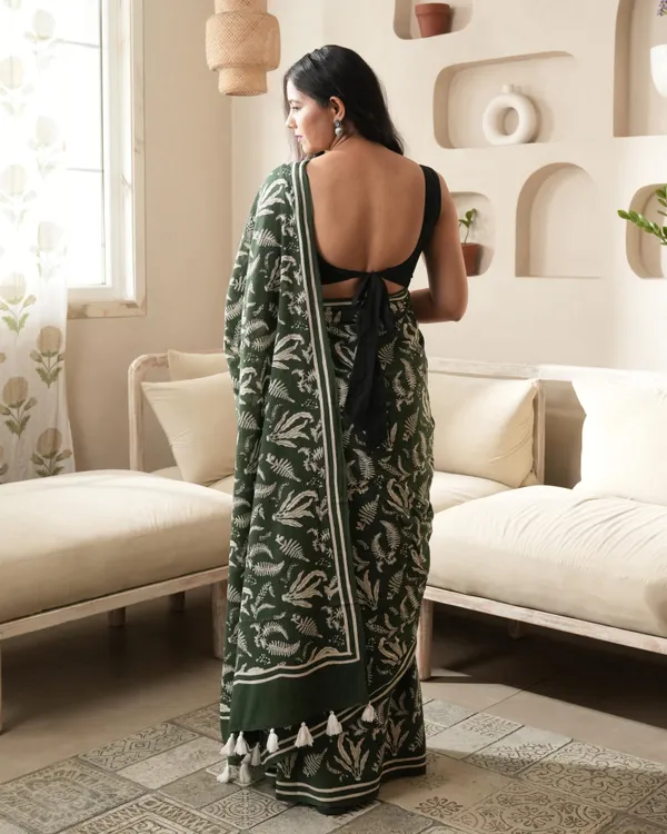 Green_Cotton_H_Block_Printed_Mul_Saree_With_Tassels_For_Women